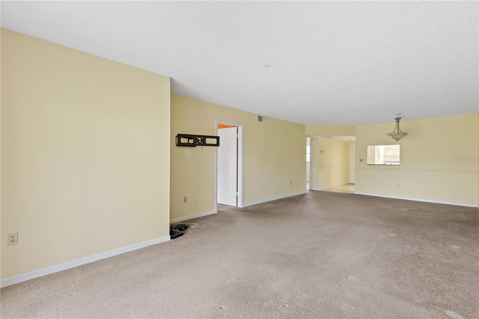 Image 10 of 29 For 860 Virginia Street 304