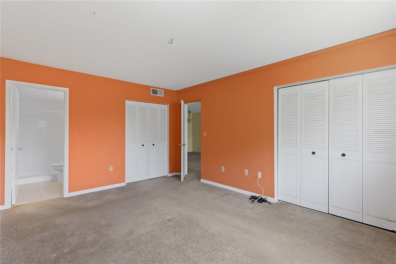 Image 12 of 29 For 860 Virginia Street 304
