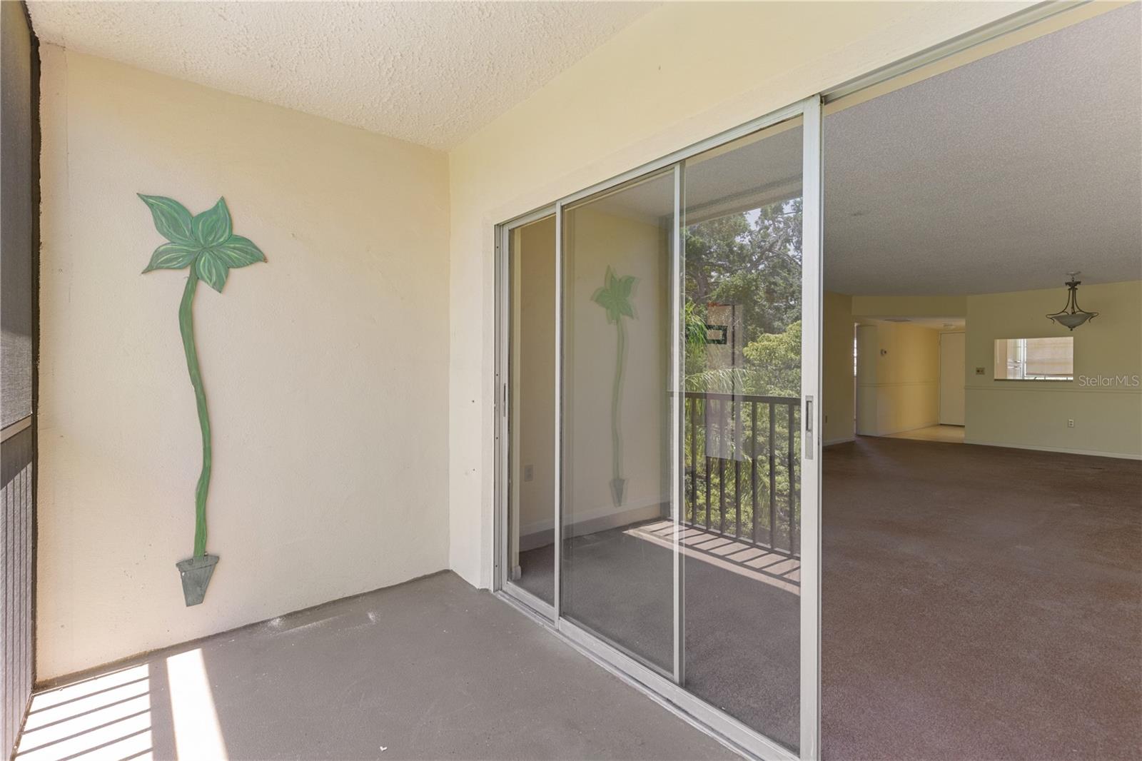 Image 19 of 29 For 860 Virginia Street 304