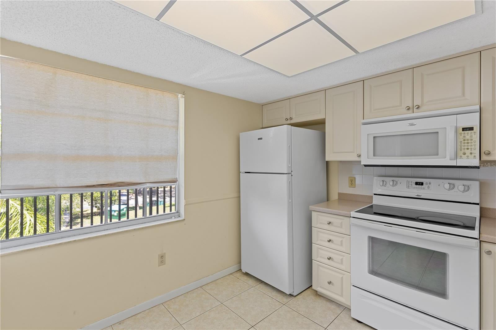 Image 7 of 29 For 860 Virginia Street 304
