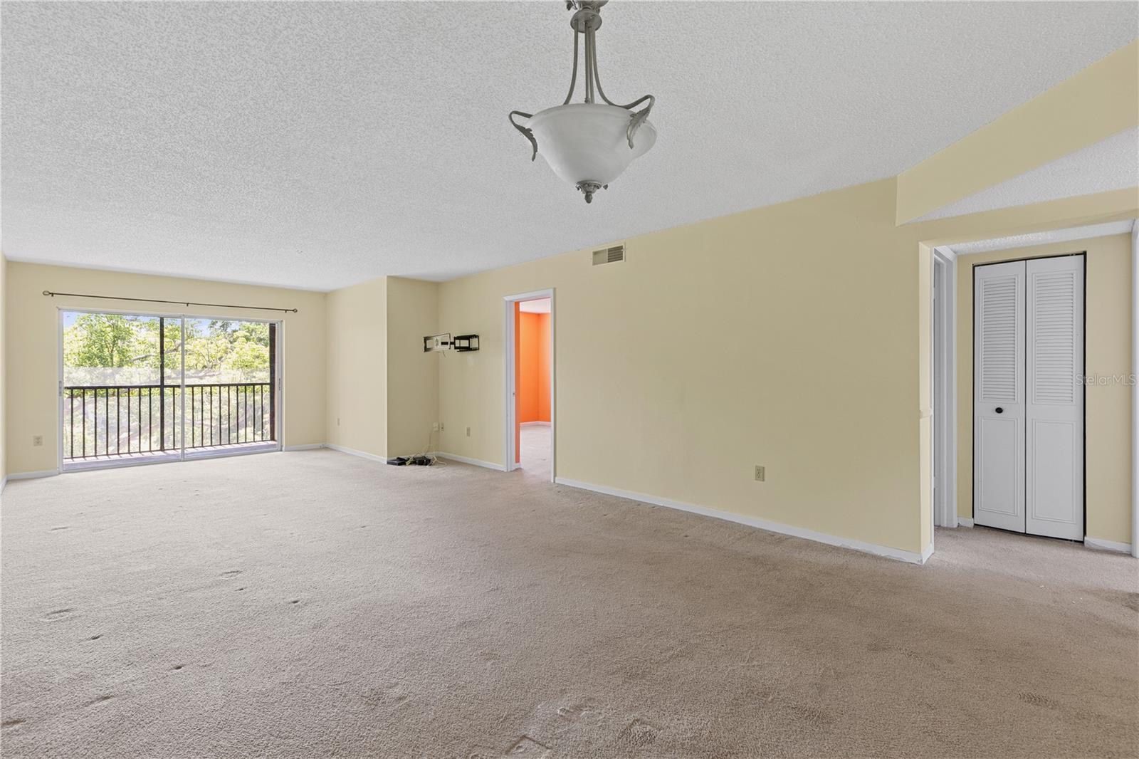 Image 9 of 29 For 860 Virginia Street 304