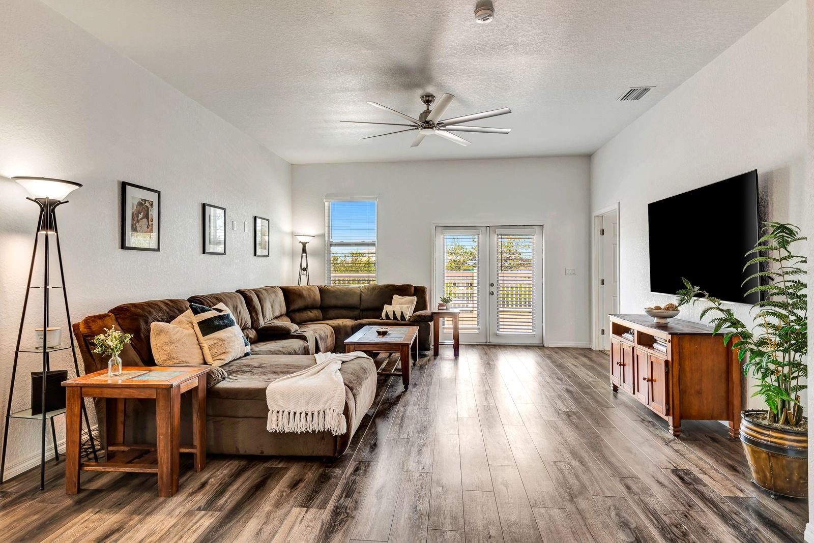 Image 11 of 33 For 217 22nd Street Court Ne