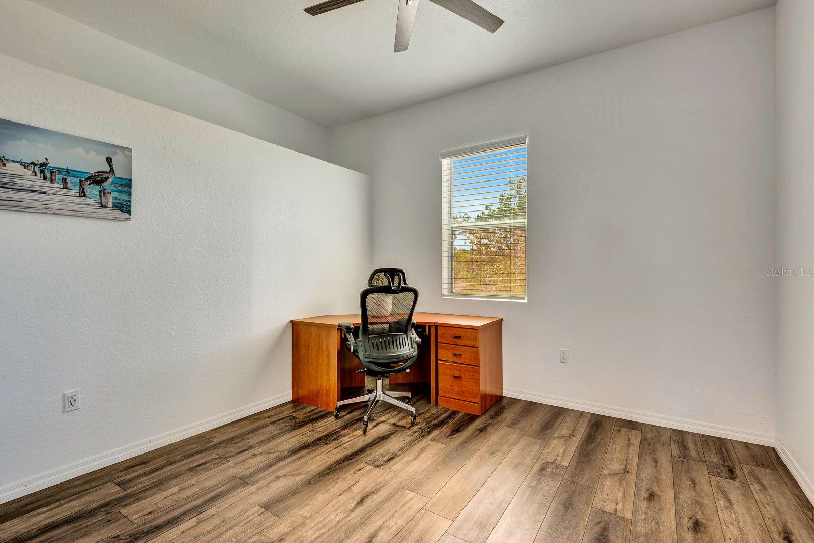 Image 21 of 33 For 217 22nd Street Court Ne