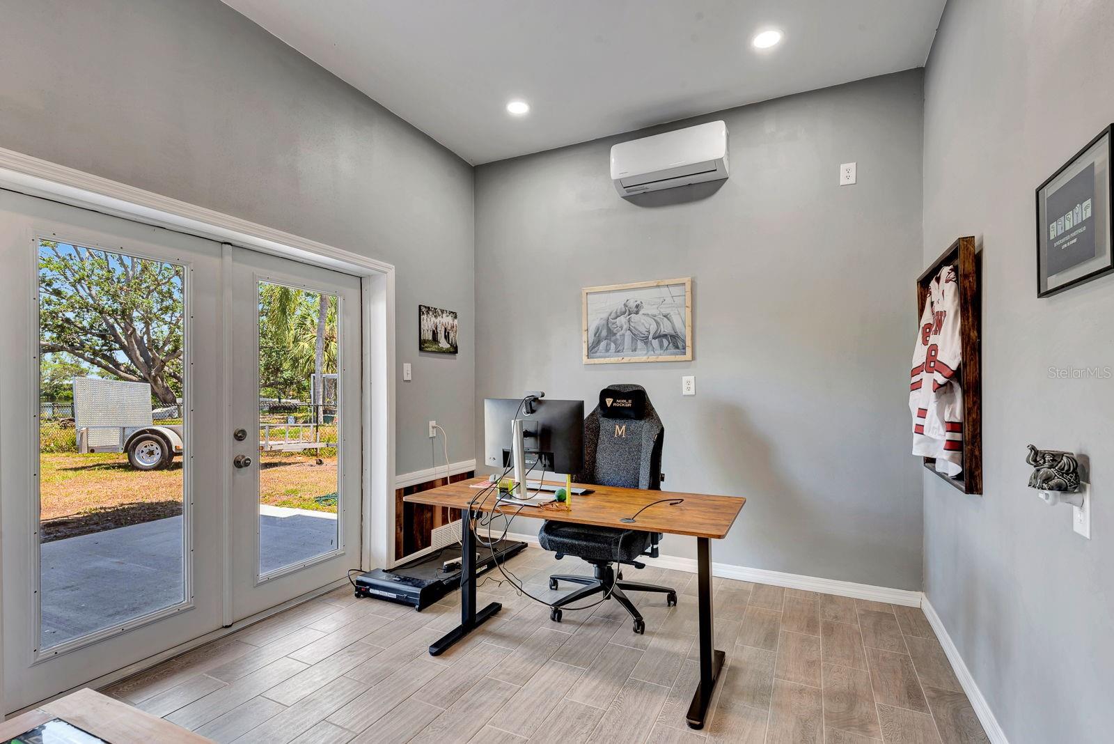 Image 28 of 33 For 217 22nd Street Court Ne