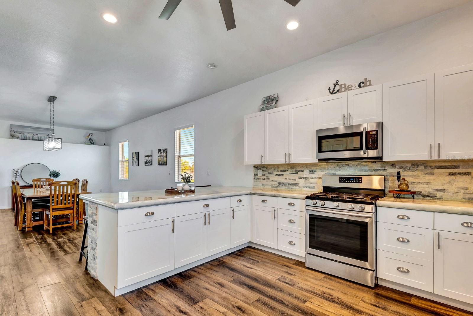 Image 7 of 33 For 217 22nd Street Court Ne
