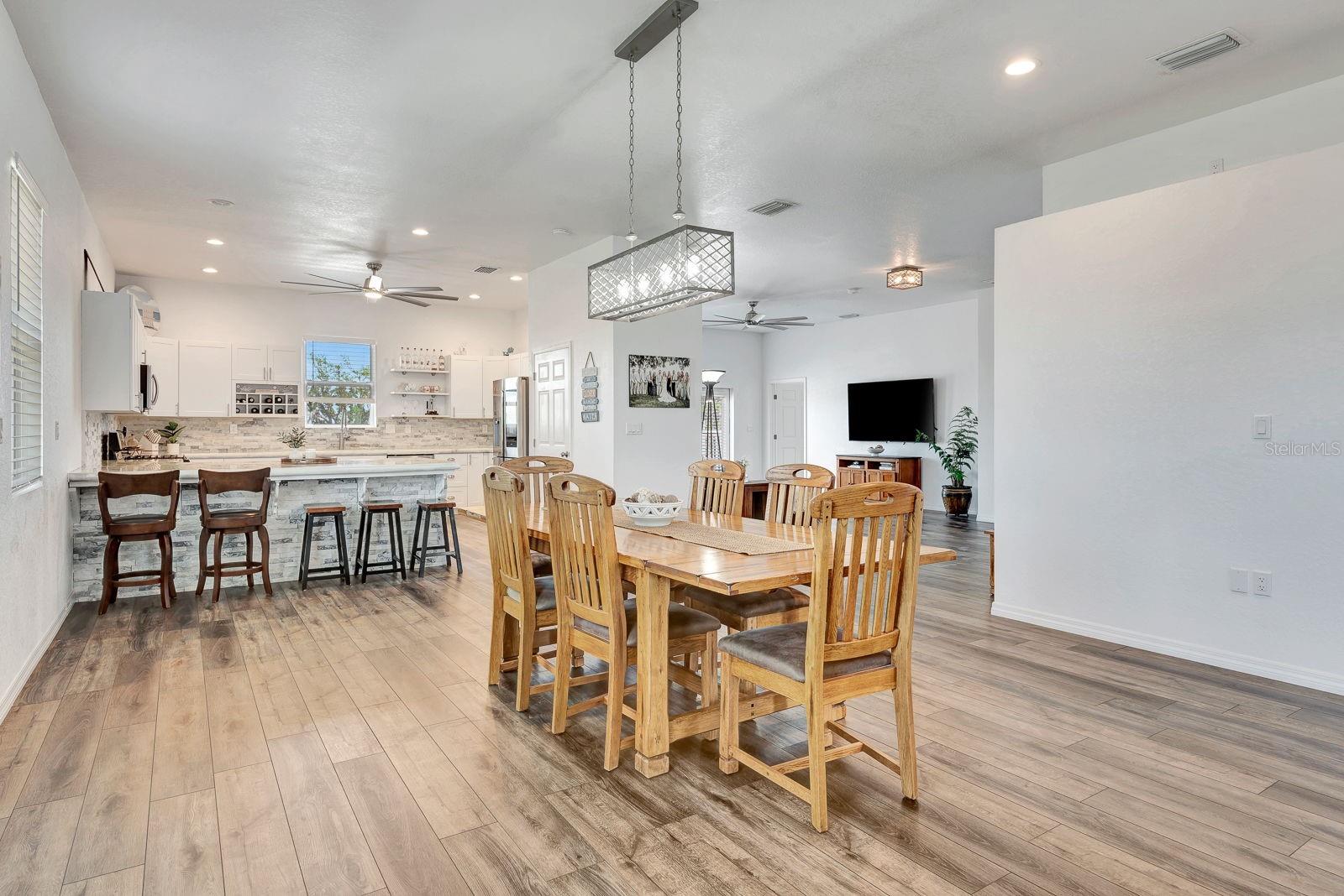 Image 9 of 33 For 217 22nd Street Court Ne
