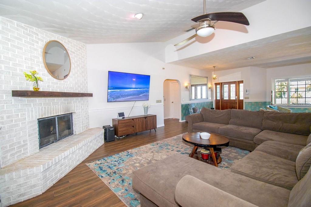 Image 13 of 68 For 1021 Estremadura Drive