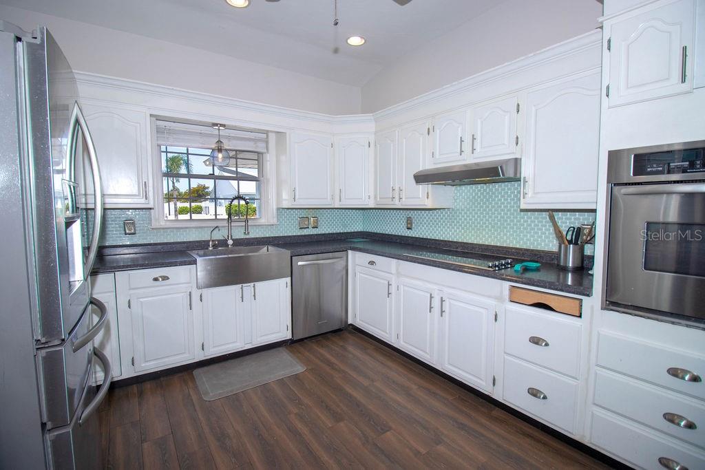 Image 16 of 68 For 1021 Estremadura Drive