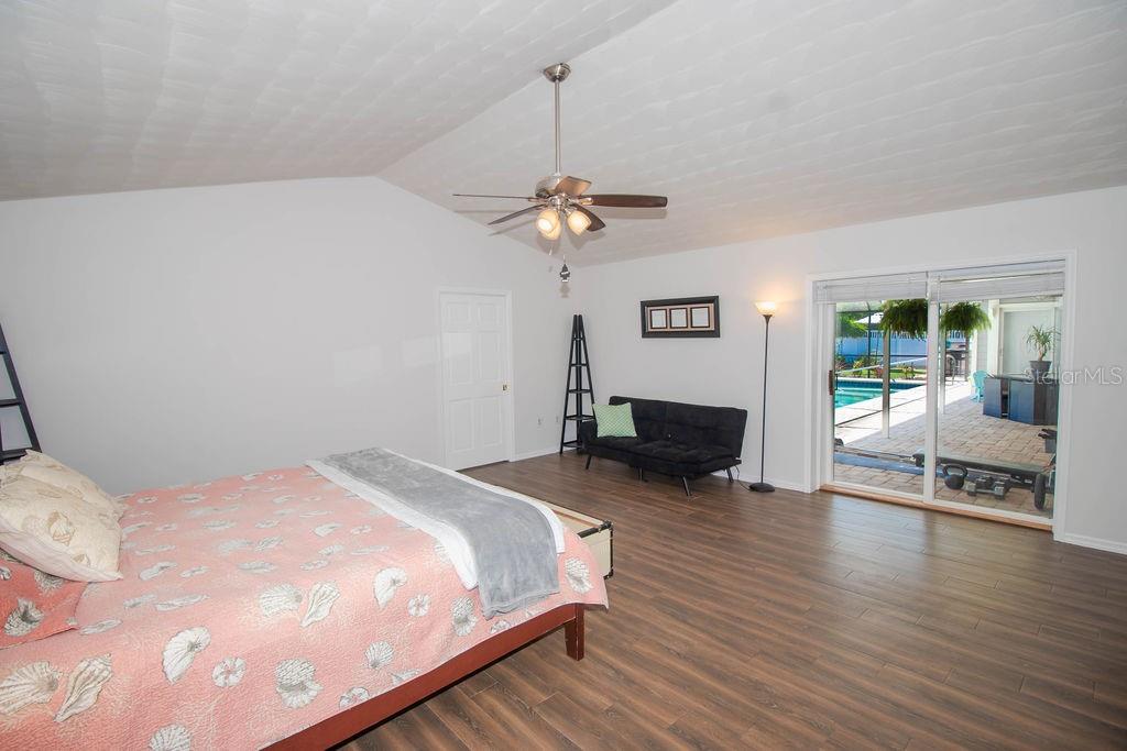 Image 24 of 68 For 1021 Estremadura Drive