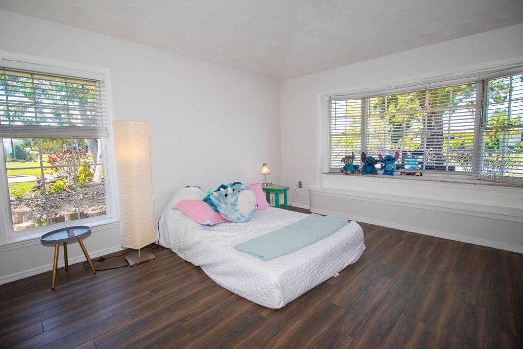Image 30 of 68 For 1021 Estremadura Drive