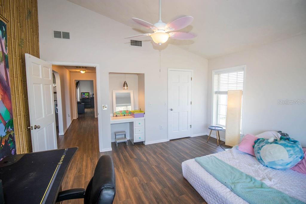 Image 31 of 68 For 1021 Estremadura Drive