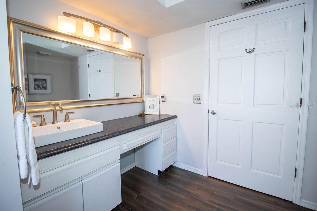 Image 33 of 68 For 1021 Estremadura Drive