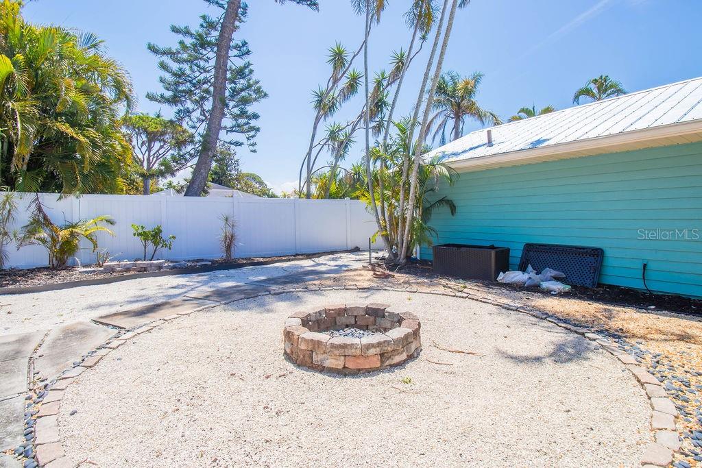 Image 53 of 68 For 1021 Estremadura Drive