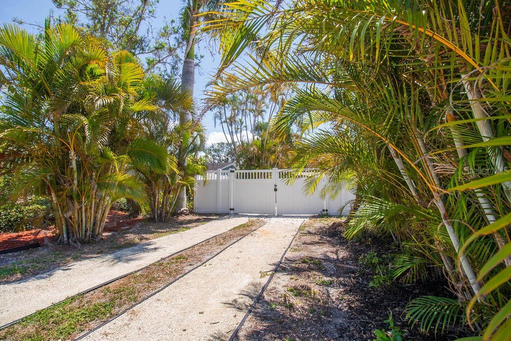 Image 56 of 68 For 1021 Estremadura Drive
