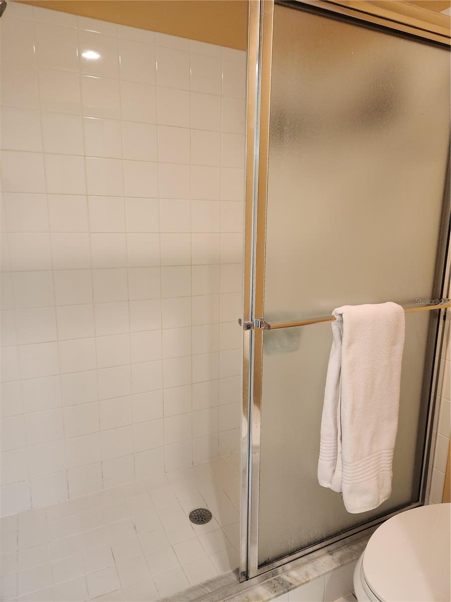 Image 16 of 27 For 6546 Fairway Gardens Drive 6546