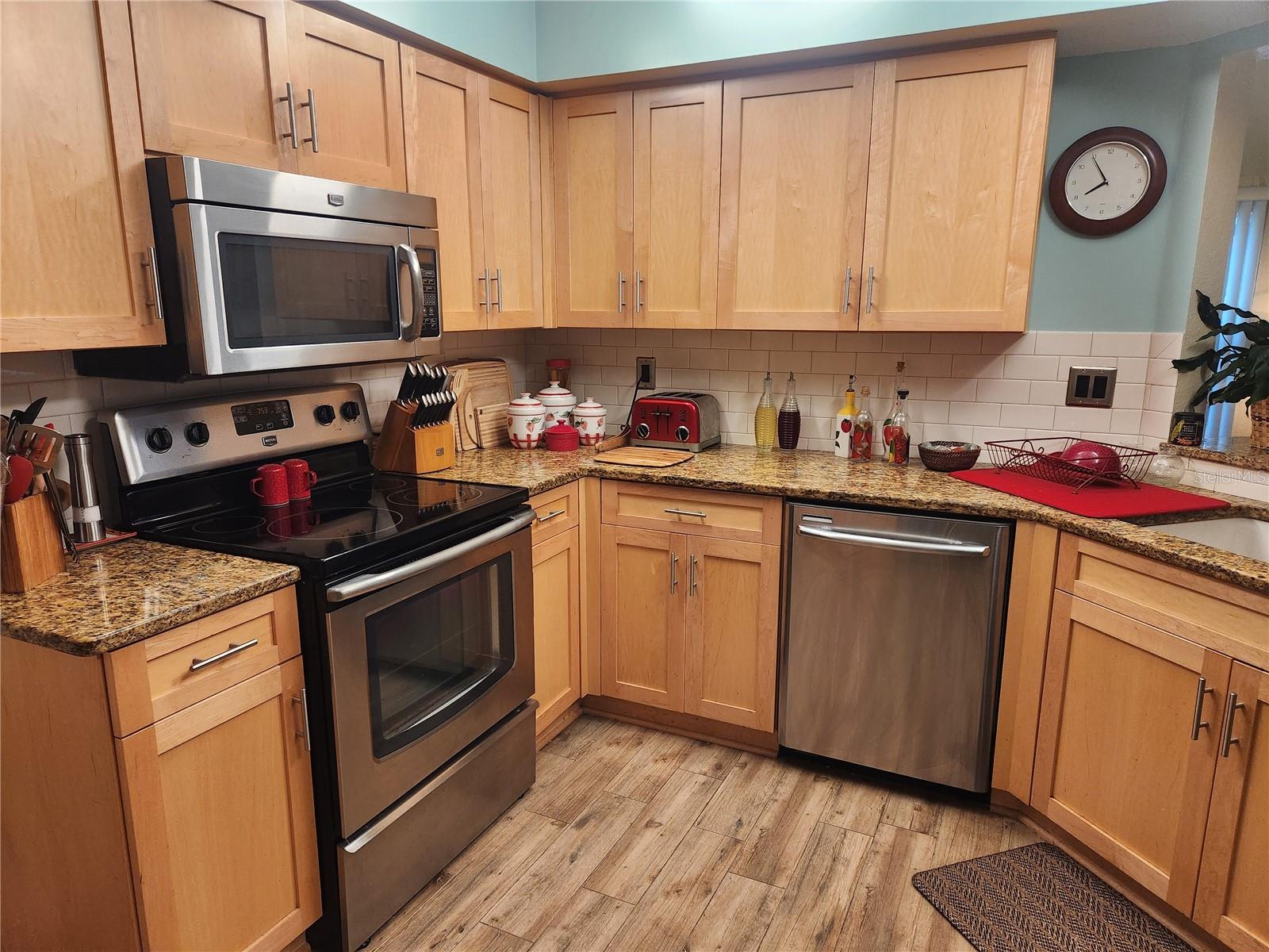 Image 5 of 27 For 6546 Fairway Gardens Drive 6546