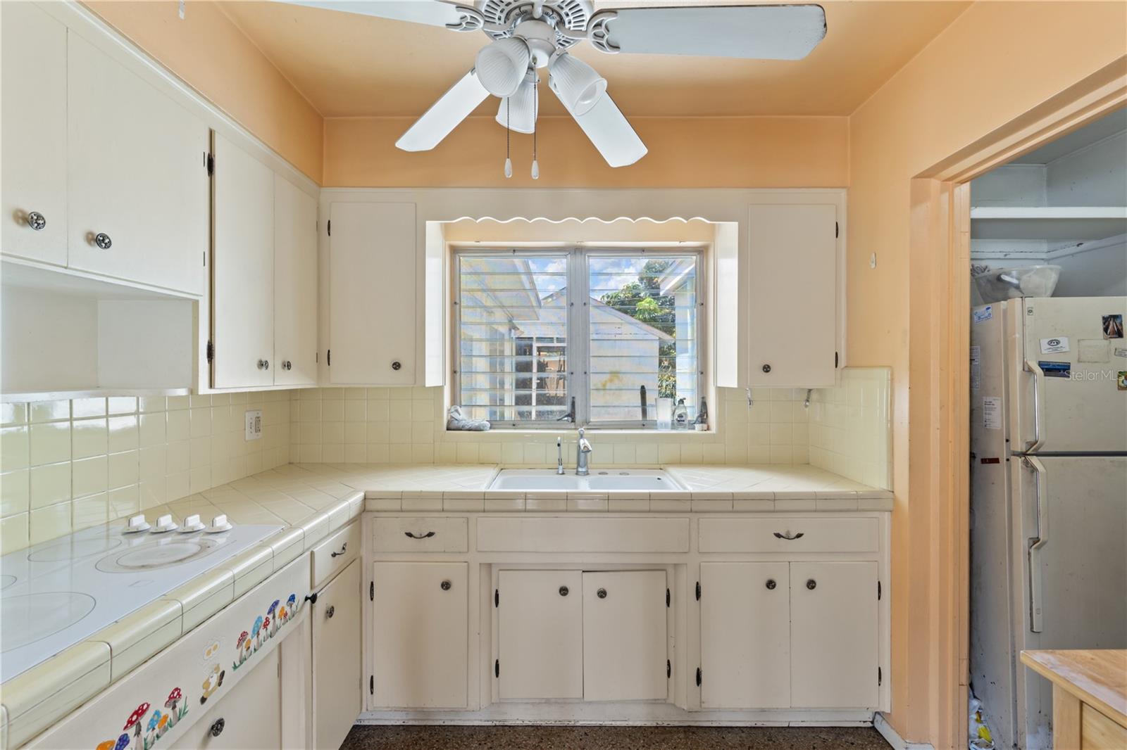 Image 10 of 33 For 5916 Gulfport Boulevard S