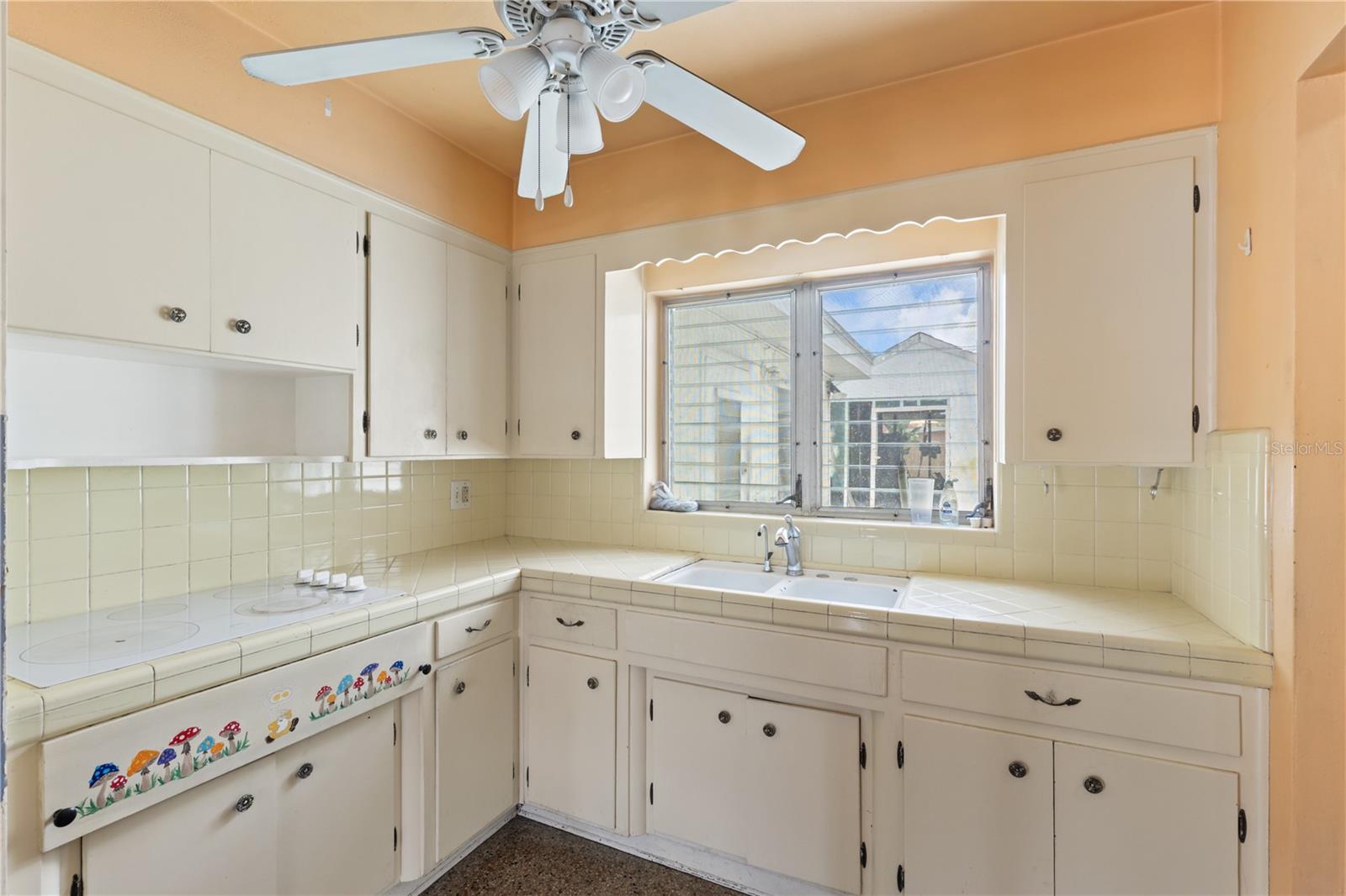 Image 11 of 33 For 5916 Gulfport Boulevard S