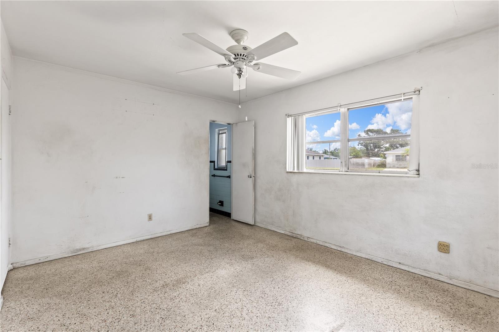 Image 14 of 33 For 5916 Gulfport Boulevard S