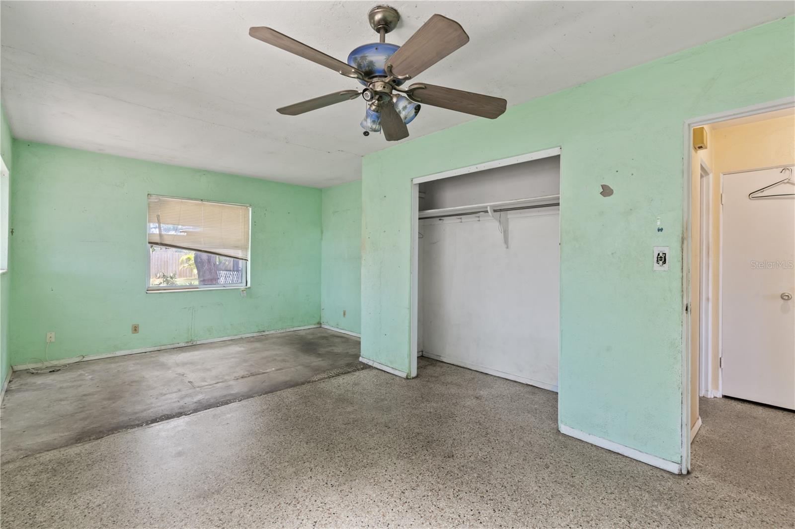 Image 18 of 33 For 5916 Gulfport Boulevard S