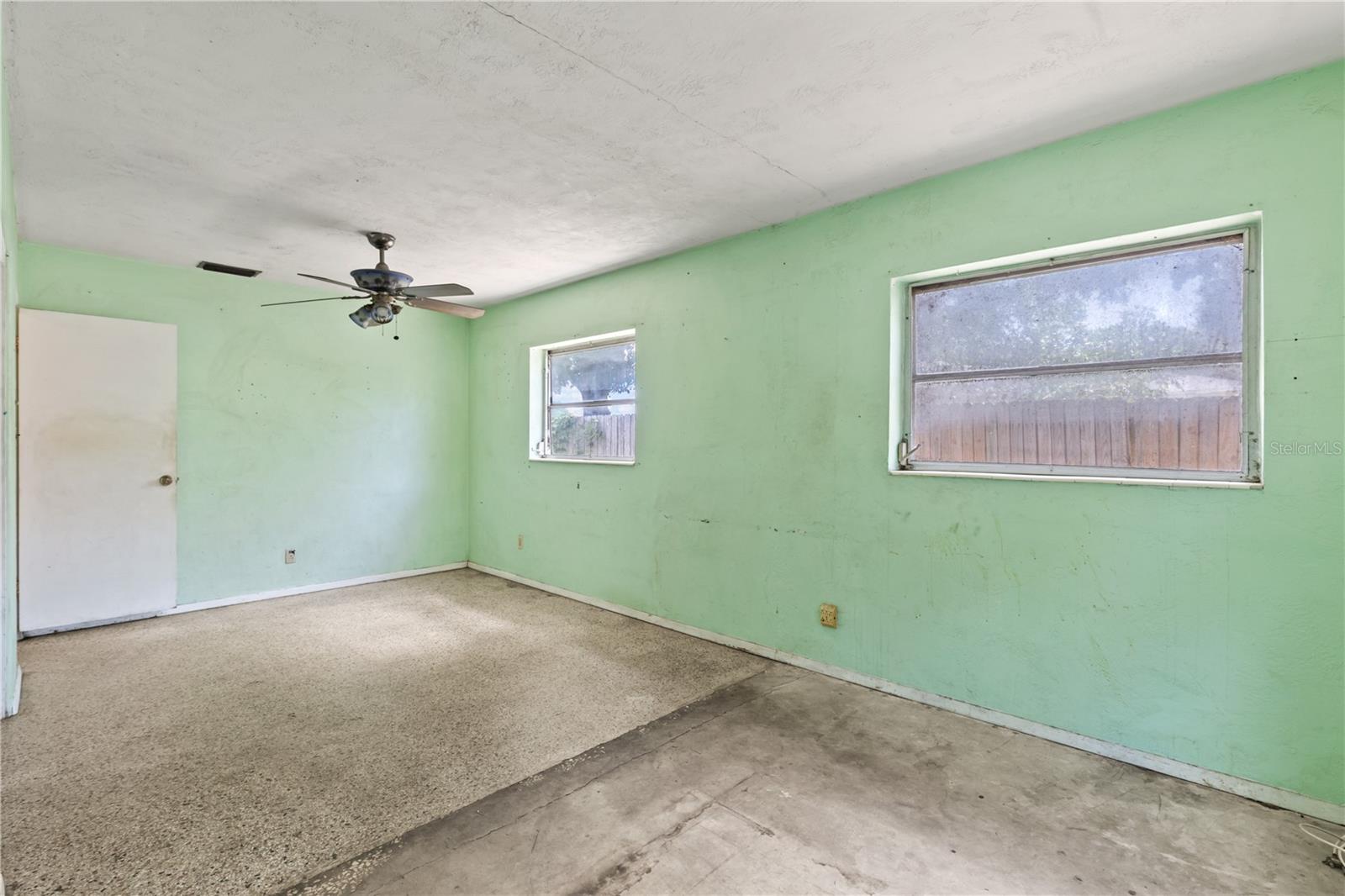 Image 20 of 33 For 5916 Gulfport Boulevard S