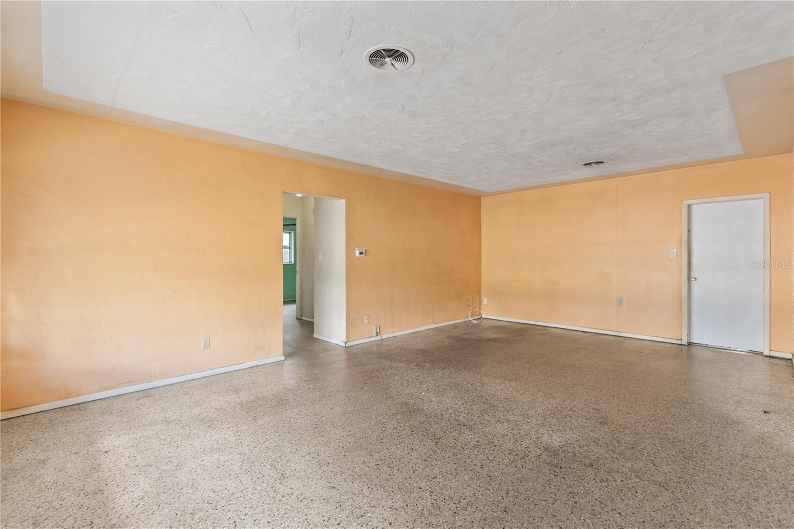 Image 6 of 33 For 5916 Gulfport Boulevard S