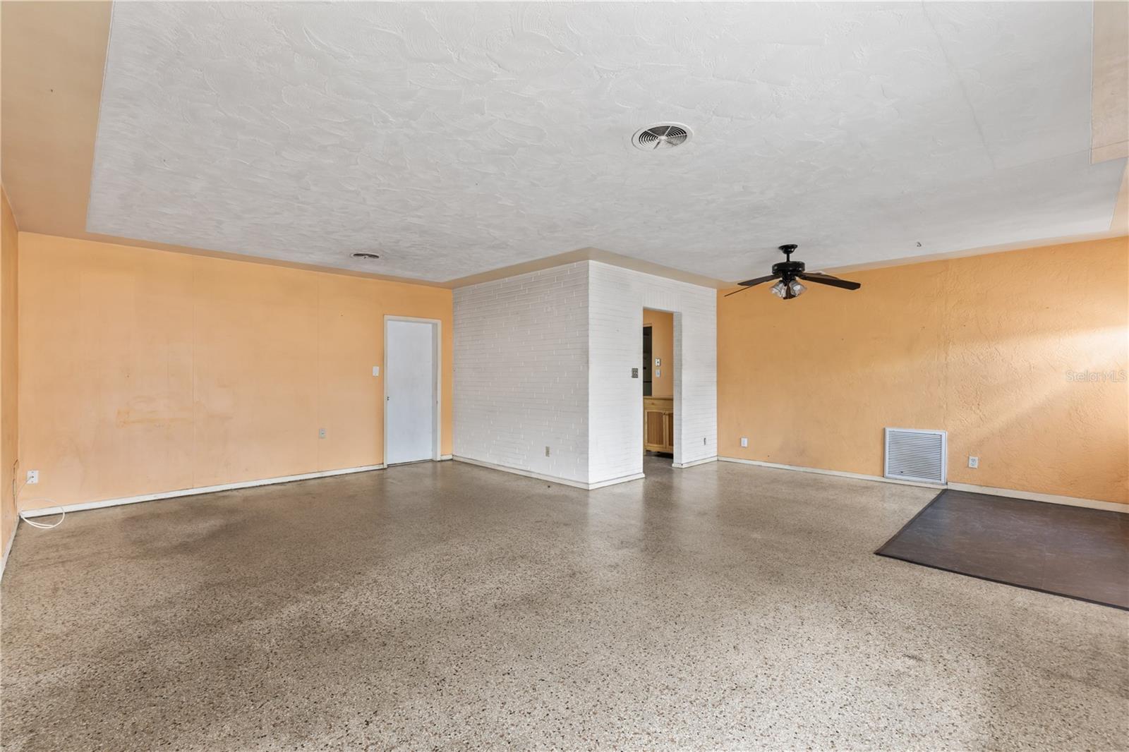 Image 7 of 33 For 5916 Gulfport Boulevard S