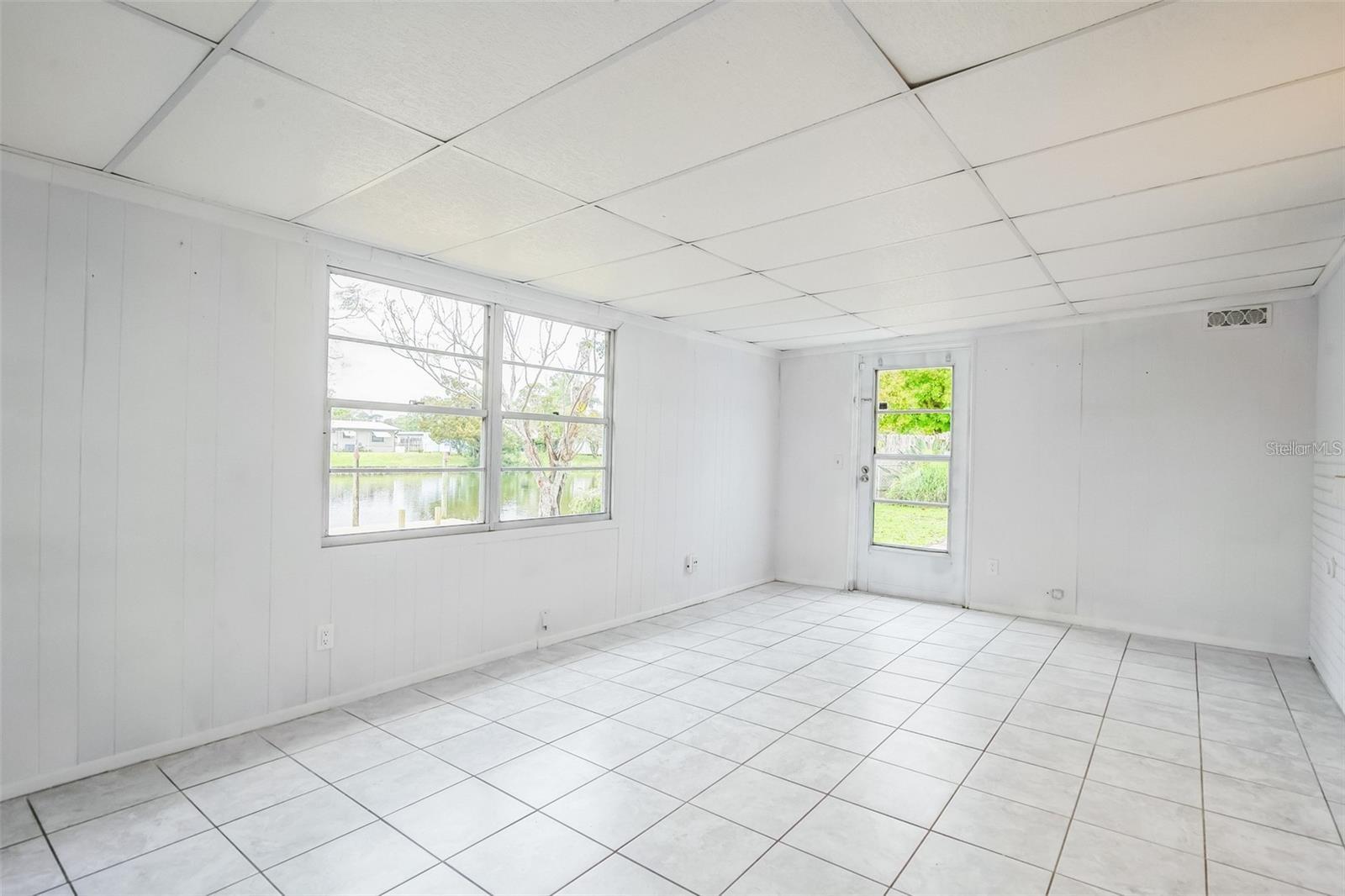 Image 10 of 13 For 1305 Estridge Drive