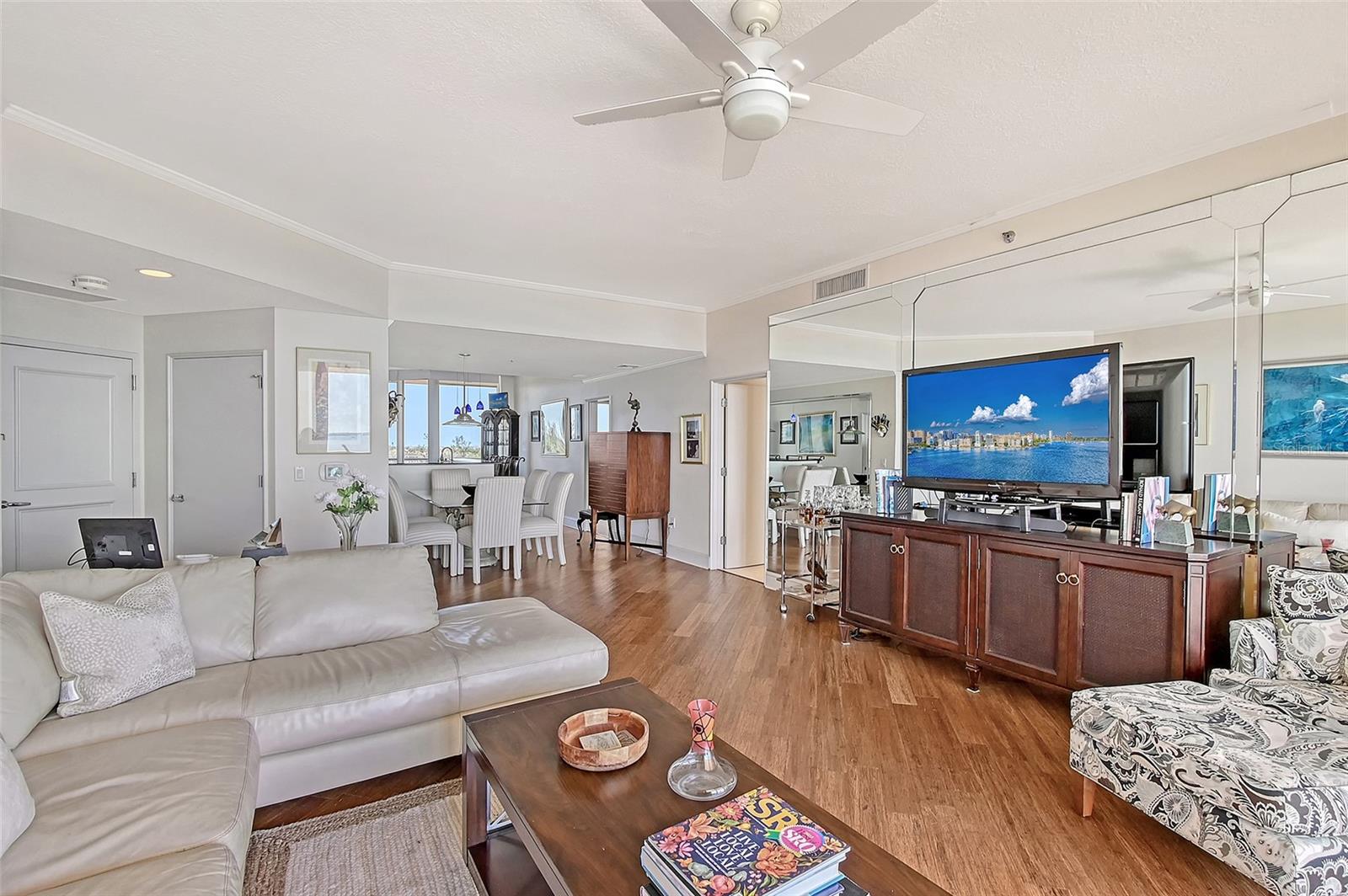 Image 15 of 99 For 3070 Grand Bay Boulevard 644