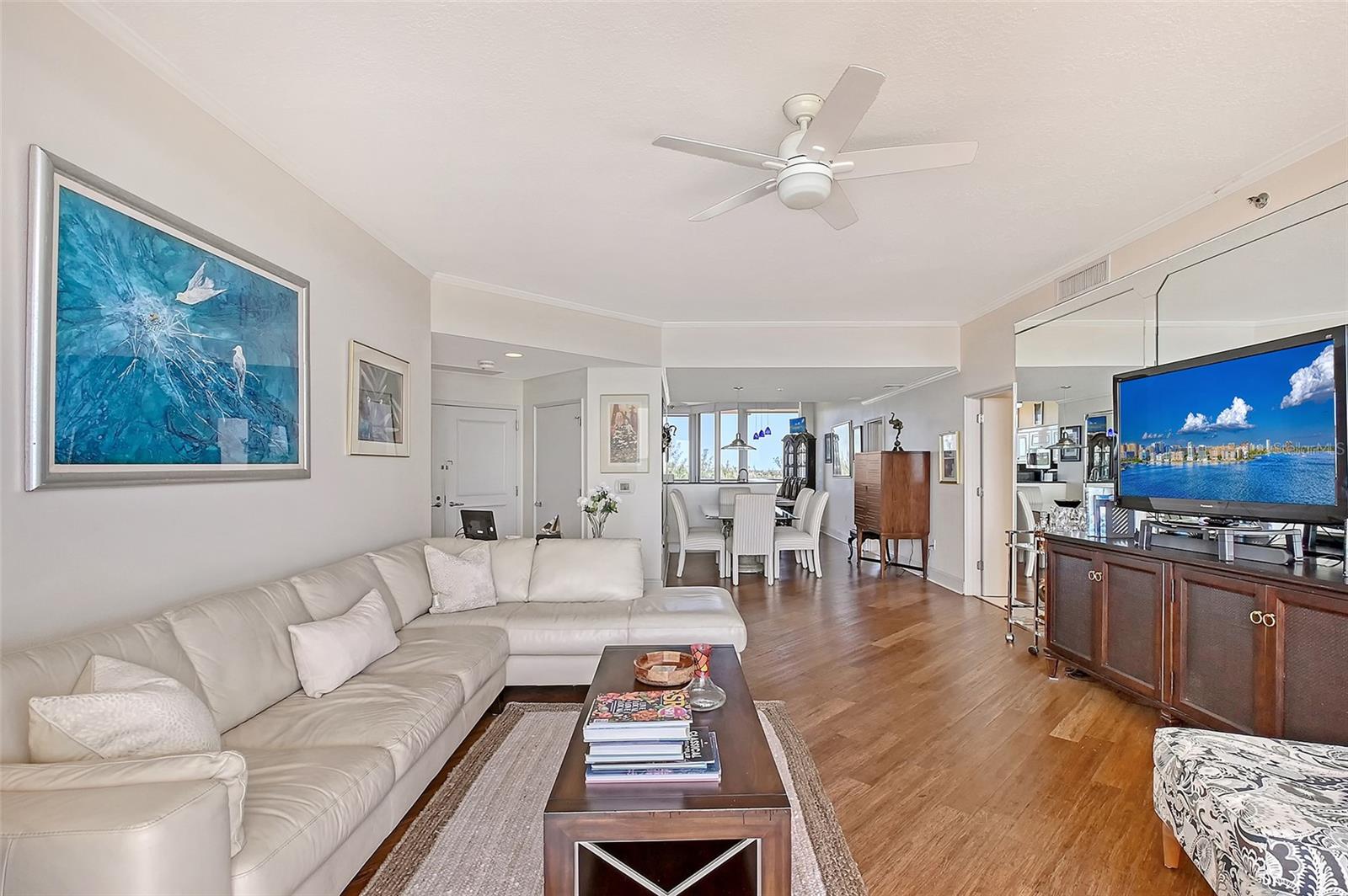 Image 17 of 99 For 3070 Grand Bay Boulevard 644