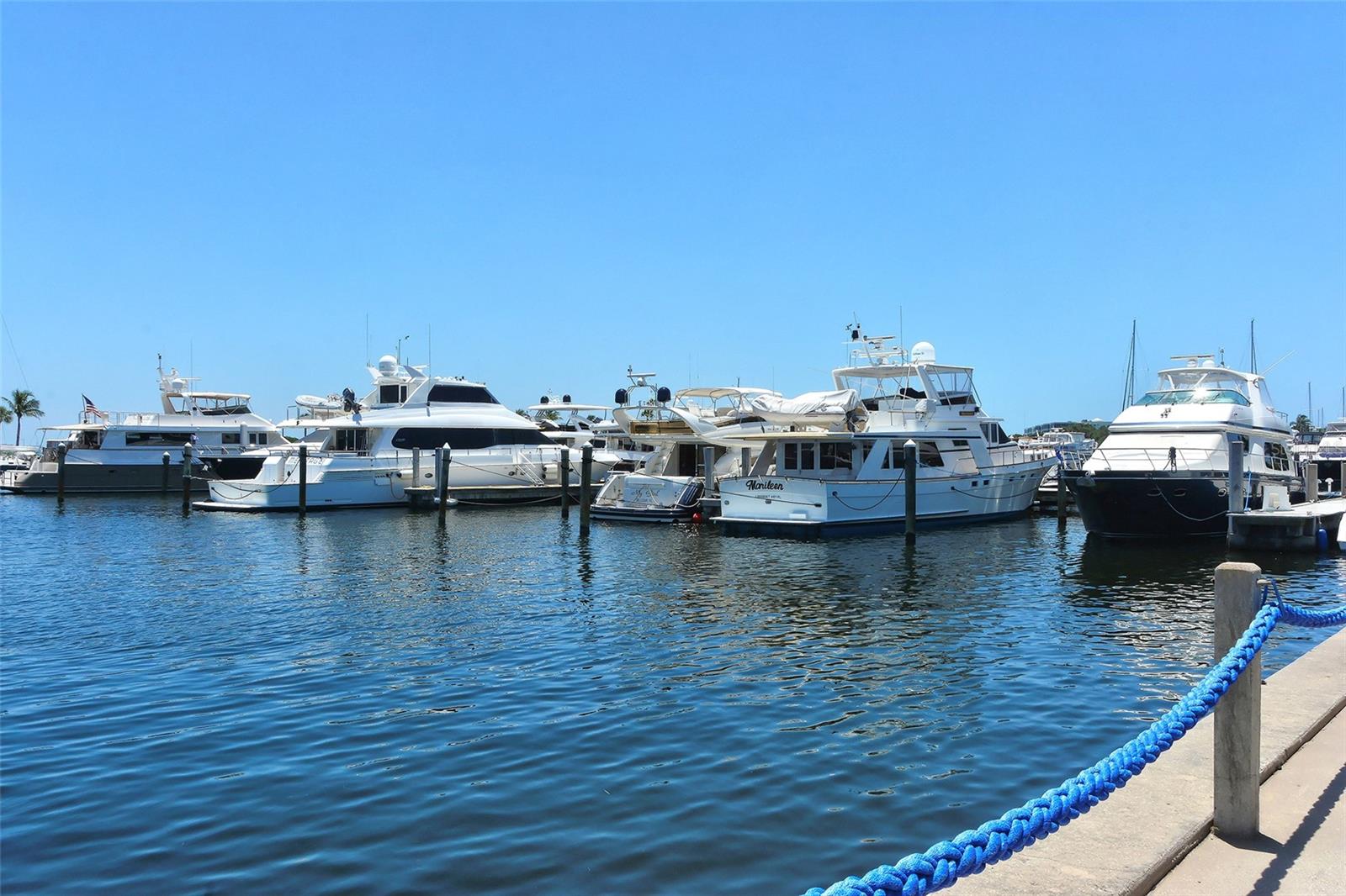 Image 84 of 99 For 3070 Grand Bay Boulevard 644