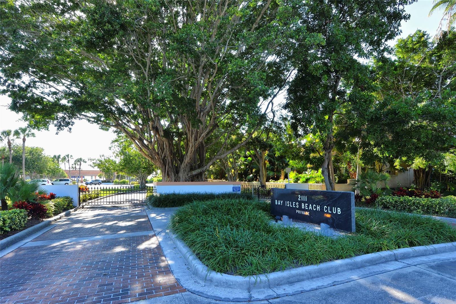 Image 93 of 99 For 3070 Grand Bay Boulevard 644