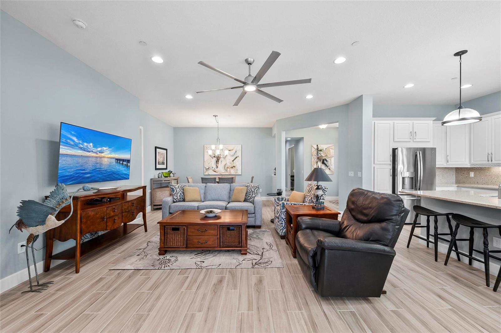 Image 10 of 100 For 276 Saint Lucia Drive 101