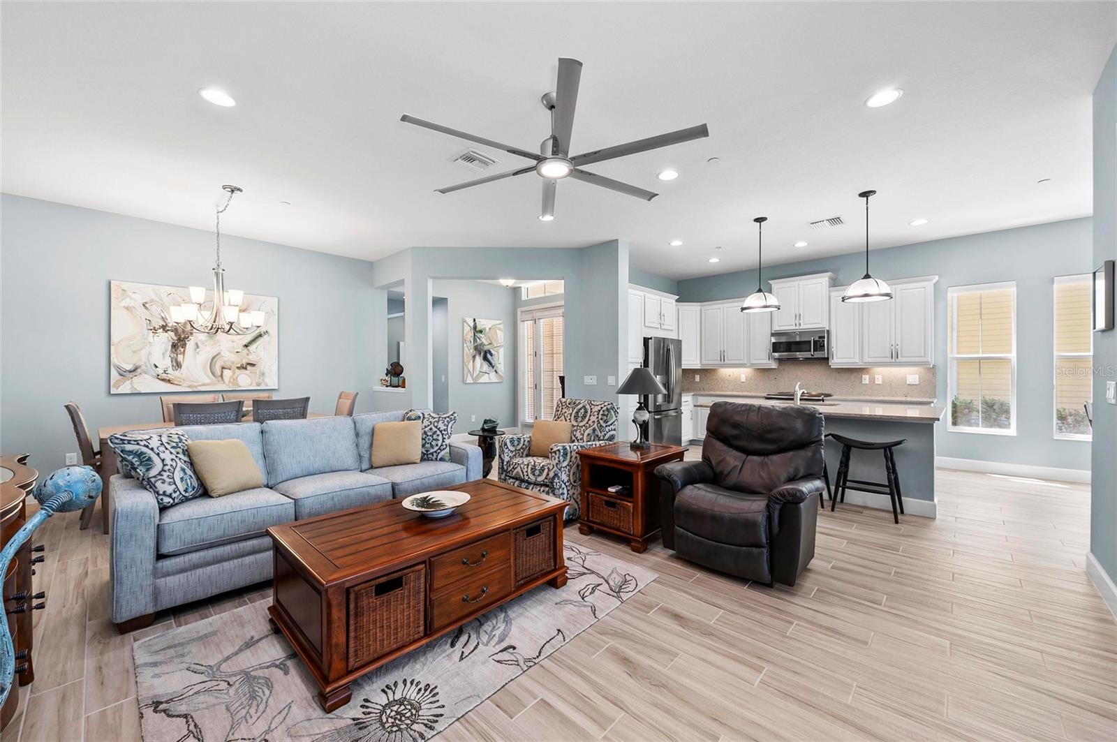 Image 11 of 100 For 276 Saint Lucia Drive 101