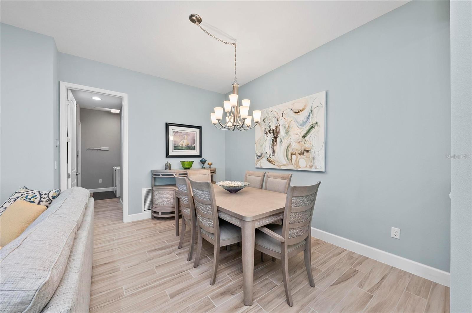 Image 14 of 100 For 276 Saint Lucia Drive 101