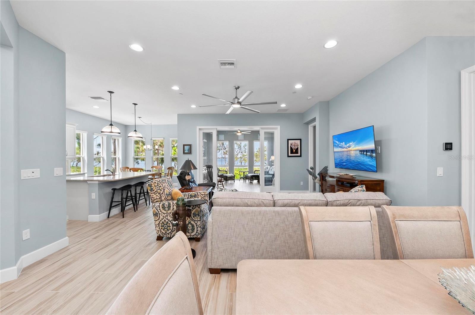 Image 15 of 100 For 276 Saint Lucia Drive 101
