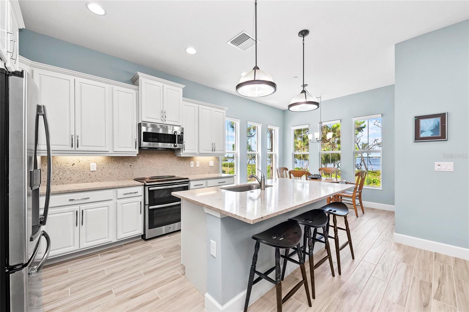 Image 18 of 100 For 276 Saint Lucia Drive 101