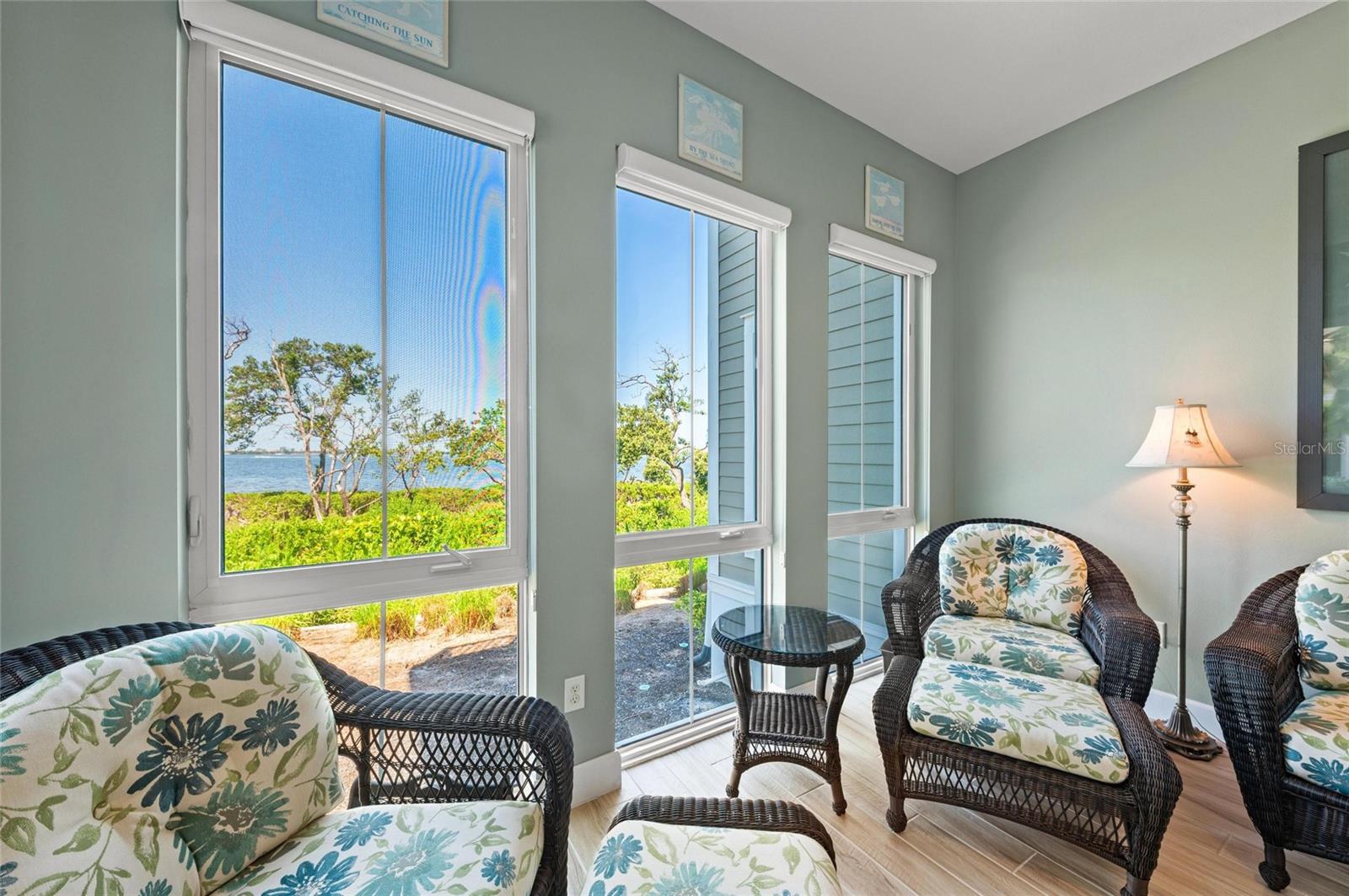 Image 28 of 100 For 276 Saint Lucia Drive 101