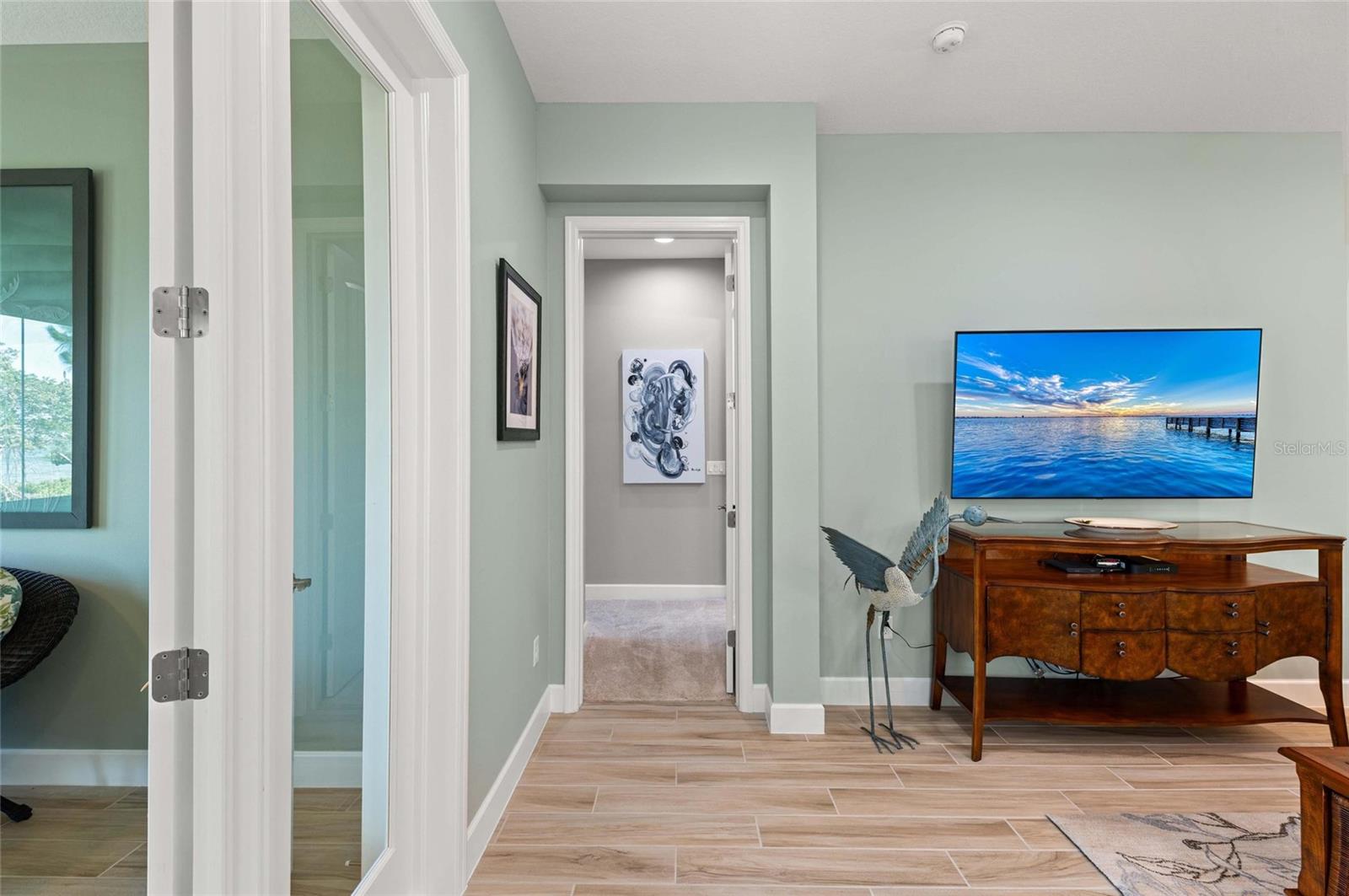 Image 30 of 100 For 276 Saint Lucia Drive 101