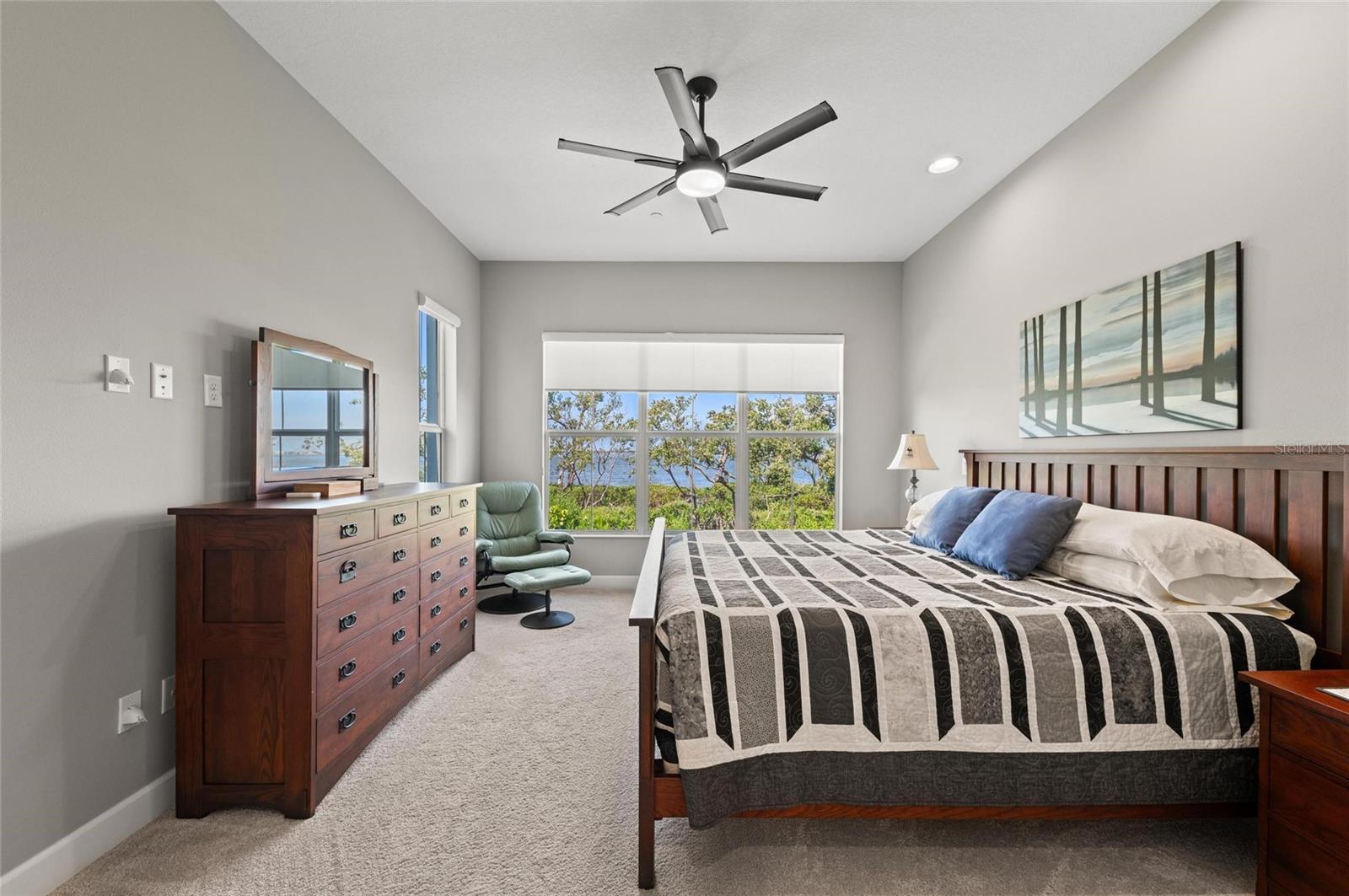 Image 34 of 100 For 276 Saint Lucia Drive 101