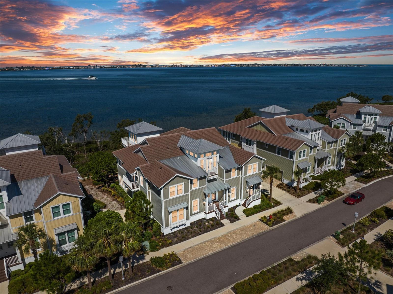Image 4 of 100 For 276 Saint Lucia Drive 101