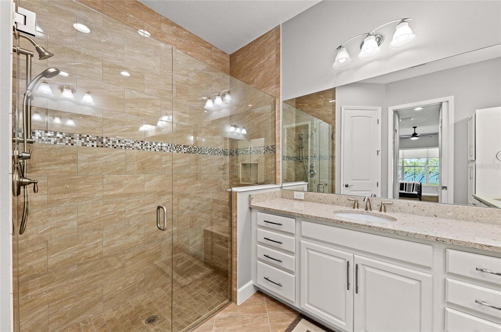 Image 42 of 100 For 276 Saint Lucia Drive 101