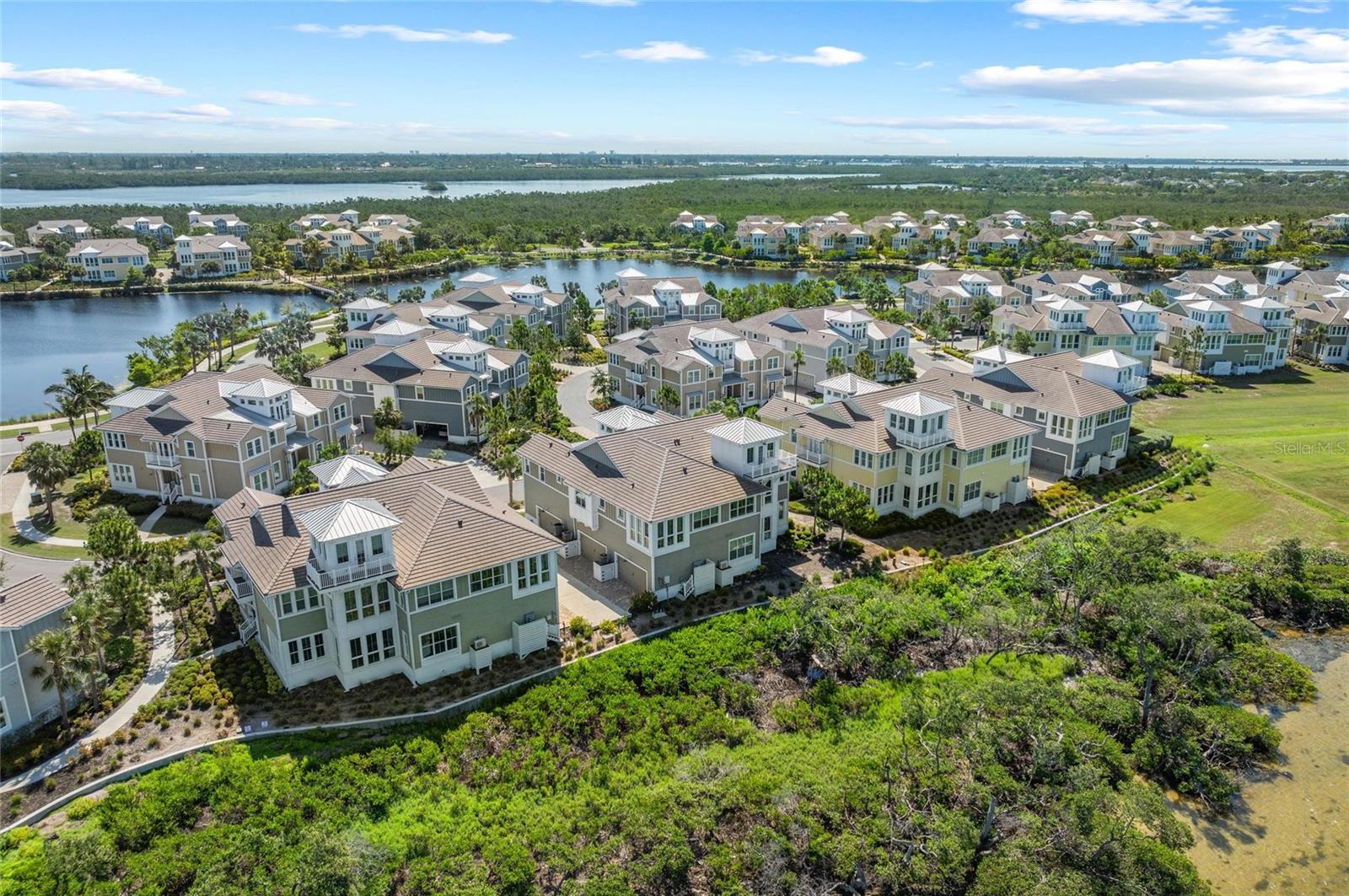 Image 62 of 100 For 276 Saint Lucia Drive 101