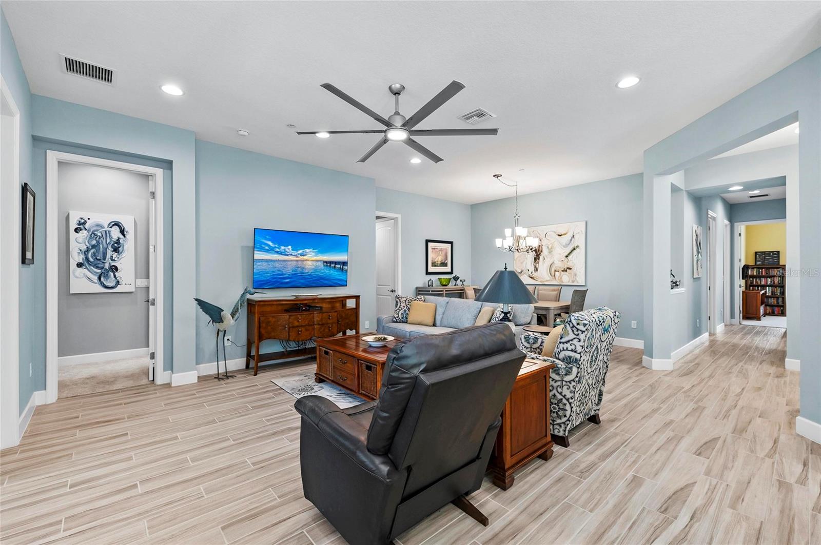 Image 9 of 100 For 276 Saint Lucia Drive 101
