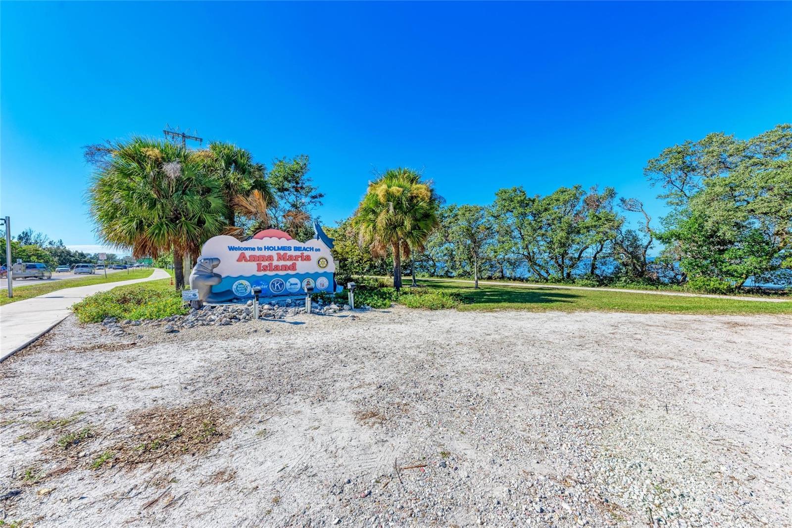 Image 95 of 100 For 276 Saint Lucia Drive 101