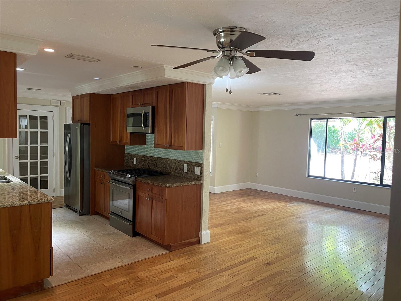 Image 4 of 17 For 2130 Jefferson Avenue