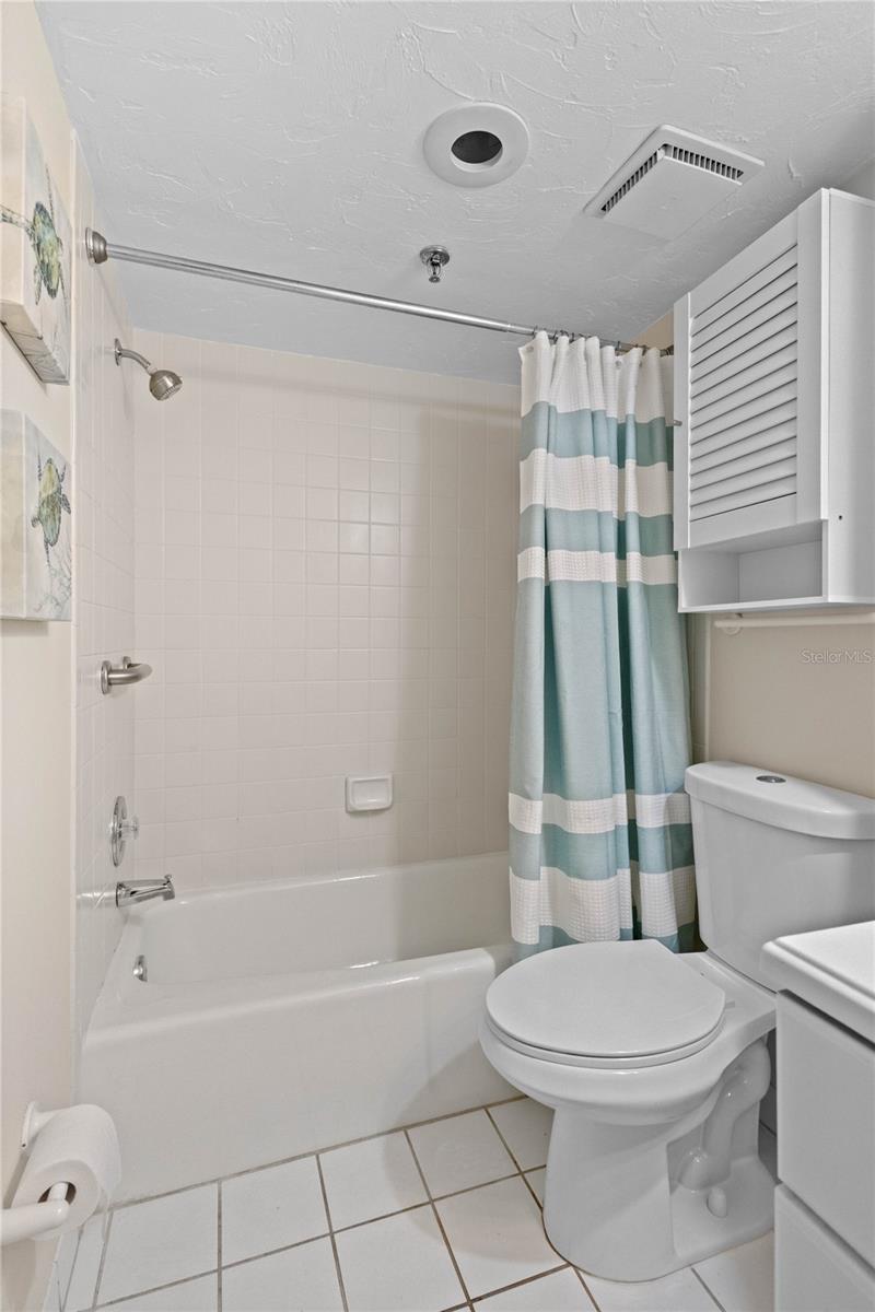 Image 17 of 38 For 1001 Benjamin Franklin Drive 106