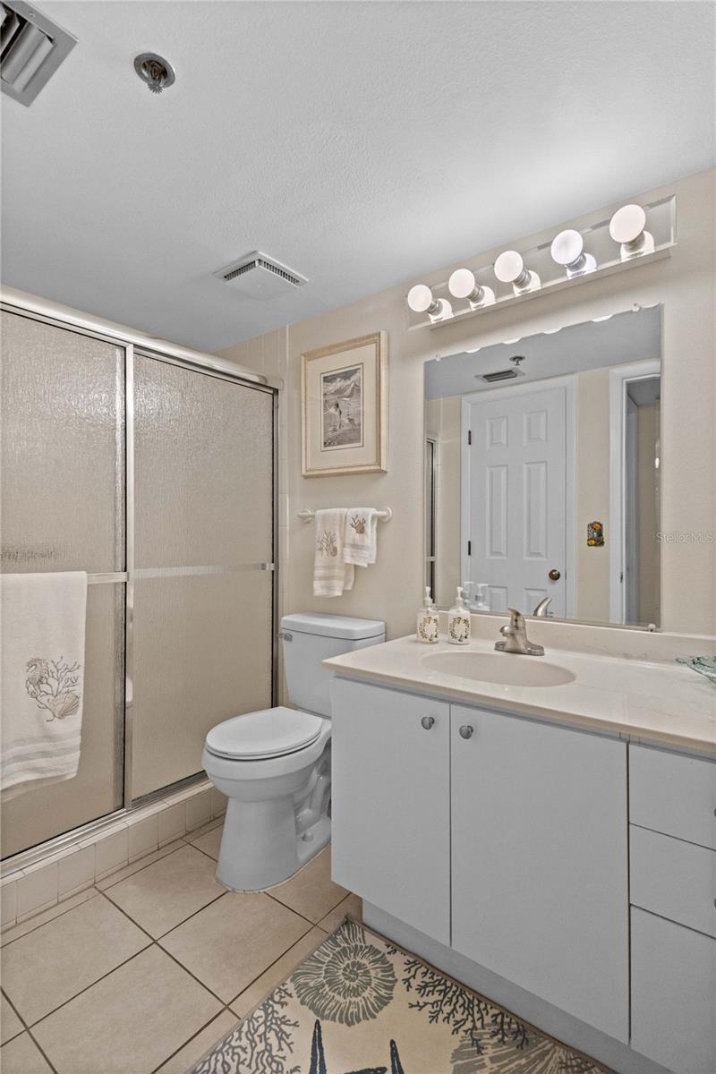 Image 20 of 38 For 1001 Benjamin Franklin Drive 106