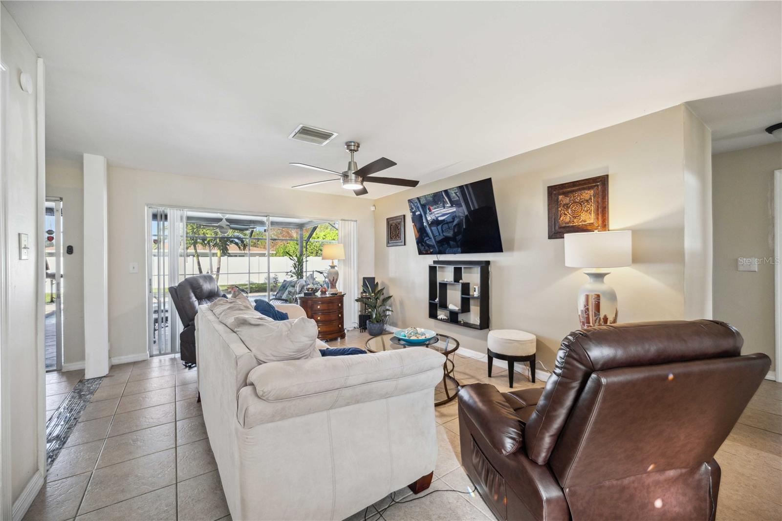 Image 6 of 42 For 5808 1st Place