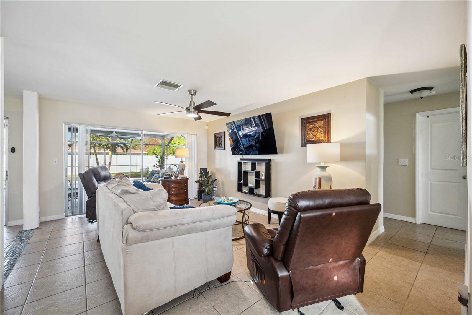 Image 7 of 42 For 5808 1st Place